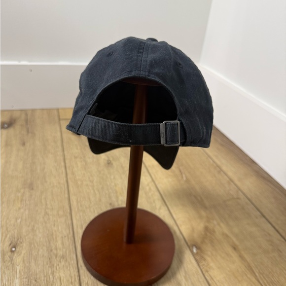 Nike Women’s Baseball Black Cap Adjustable - Picture 4 of 6